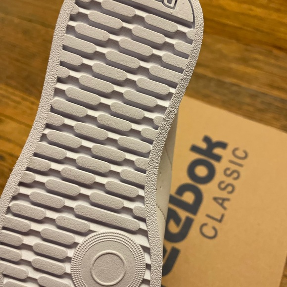 Princess Reebok Classic - Picture 2 of 5